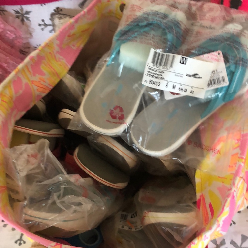 Clark’s flip flaps sandals
